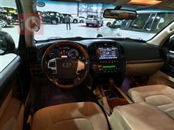 تۆیۆتا لاند کروزەر